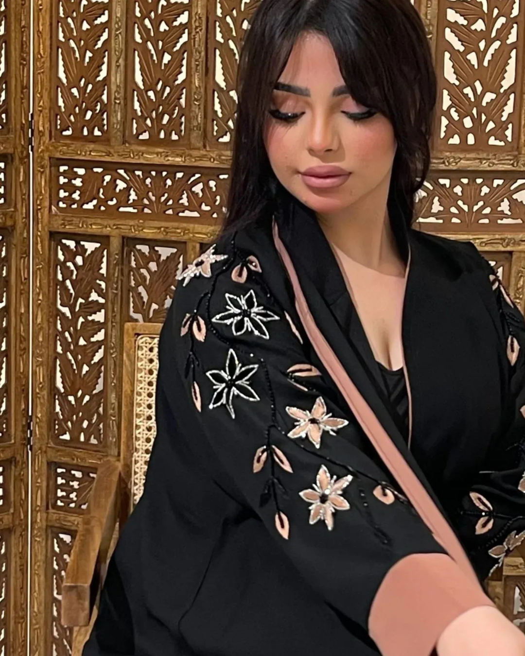 Afreen Handcrafted Abaya – Premium Fabric